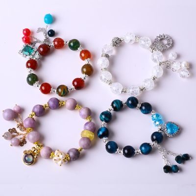 Handgemaakte ronde kraal kristal edelsteen elastische armband met luxe charmes