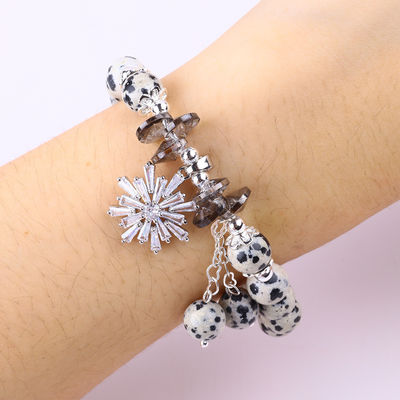 Custom Edelsteen 8mm Ronde Dalamatie Jaspis Met Sneeuwvlokken Charm Perlen Armband Voor Het Geven