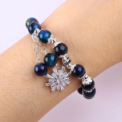 Edelsteen kristal 8mm regenboog tijger oog met sneeuwvlokje charme strek armband voor het geven van cadeaus