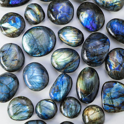 Natuurlijke Labradorite Palmsteen Genezend Gepolijst Pocket Labradorite Rotsstenen Onregelmatige Zorgsteen Angstverlichtend