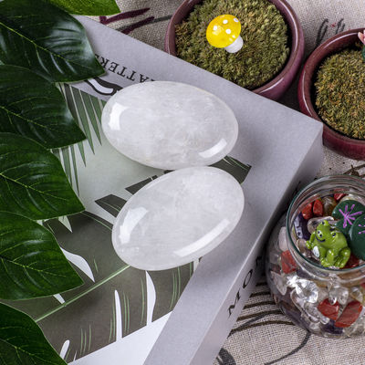 Natuurlijke heldere kwarts Palmsteen Unisex Ovale heldere kwartssteen Voor Reiki Energie Chakra Meditatie Angstbevrijding