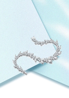 18K goud, tarwe-oor, moissanite tennis armband voor de verloving.